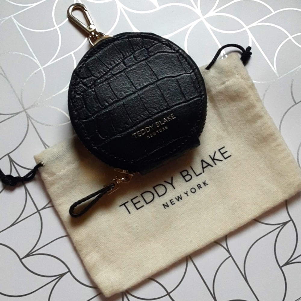 Teddy Blake Black Croco Embossed Leather Coin Case w/Red Interior
